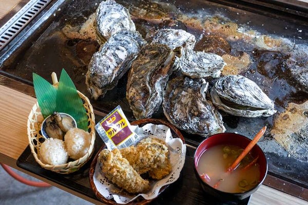 【阪神地区発】 豪快!日本海 舞鶴の牡蠣小屋で食す!旬の岩牡蠣料理 日帰り1